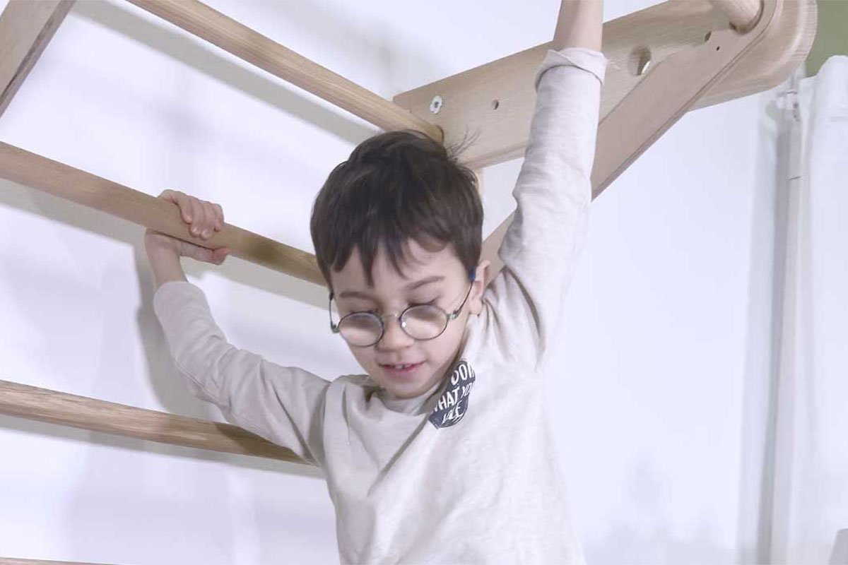 Titelbild zu „Die Sprossenwand für das Kinderzimmer ist die beste Auswahl der Eltern“